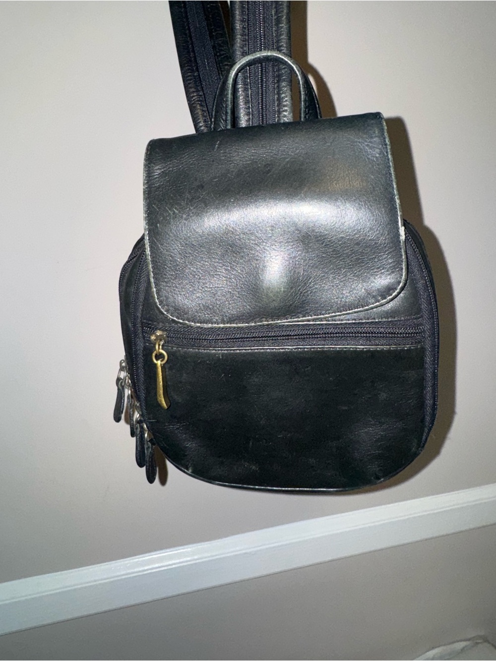 Hidesign Vintage Black Leather Crossbody Bag - Classic Minimalist